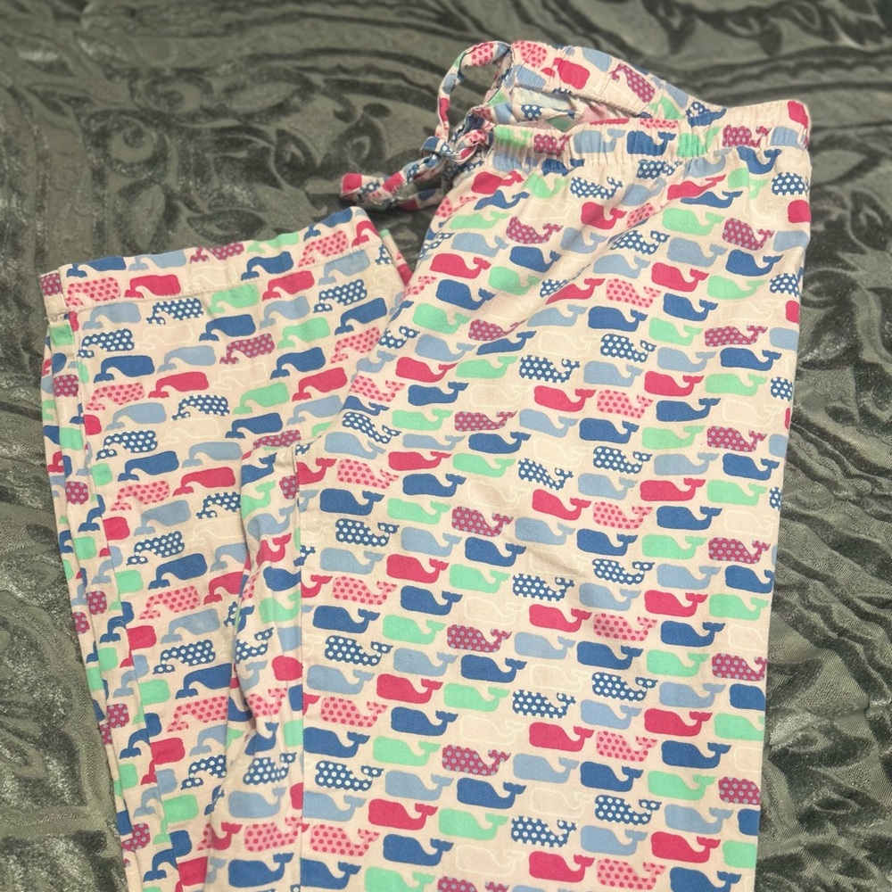 Vineyard Vines Multicolor Whale Pattern Shorts - image 1